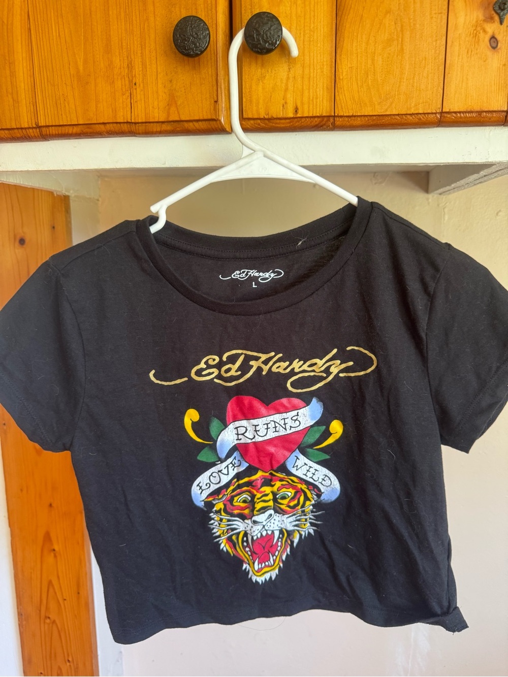 Ed Hardy Girls' Black Graphic Crop Tee - Red Heart & Tiger